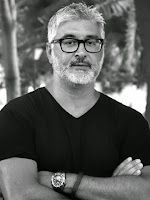 Andrés Bernal, productor del documental cultivando abejas, sobre apicultura en Extremadura